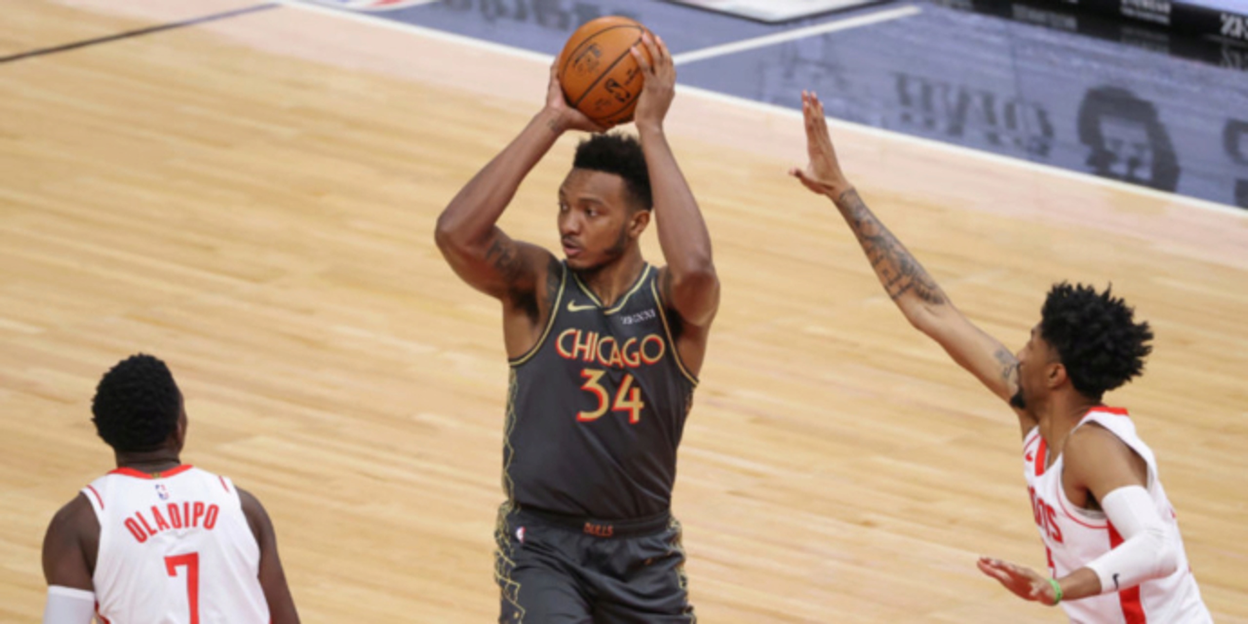 Wendell Carter Jr. out at least 4 weeks with quad contusion