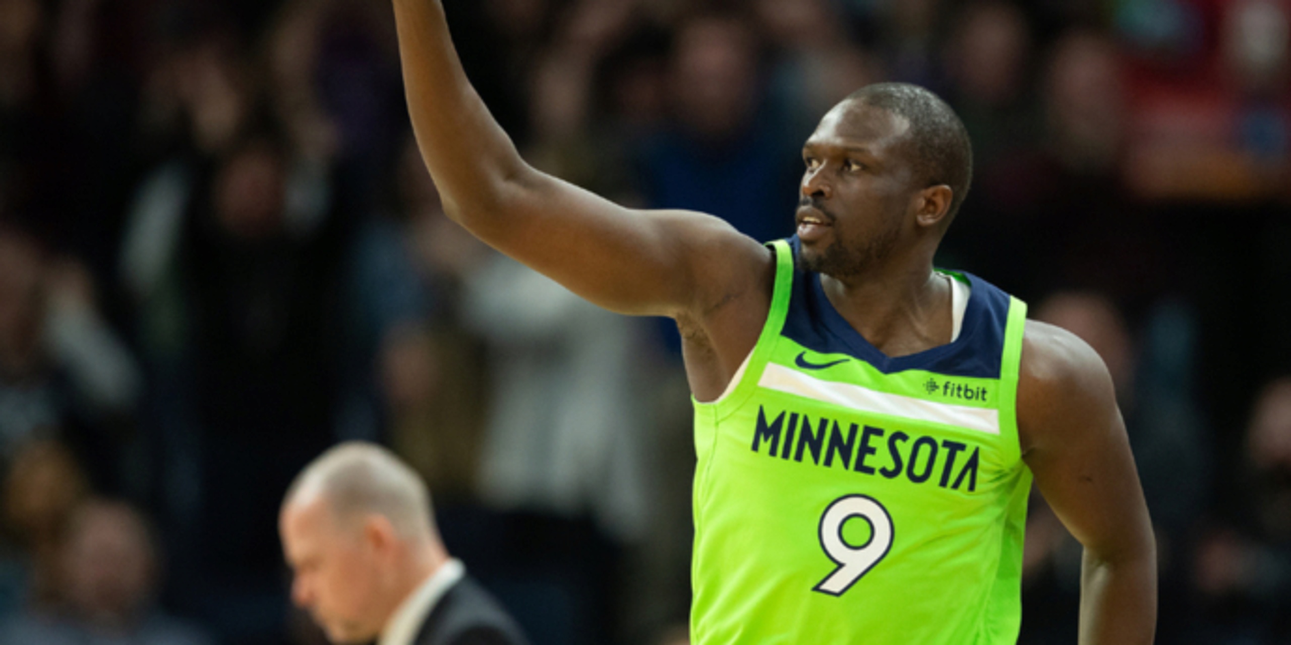 Lakers request Deng contract removal