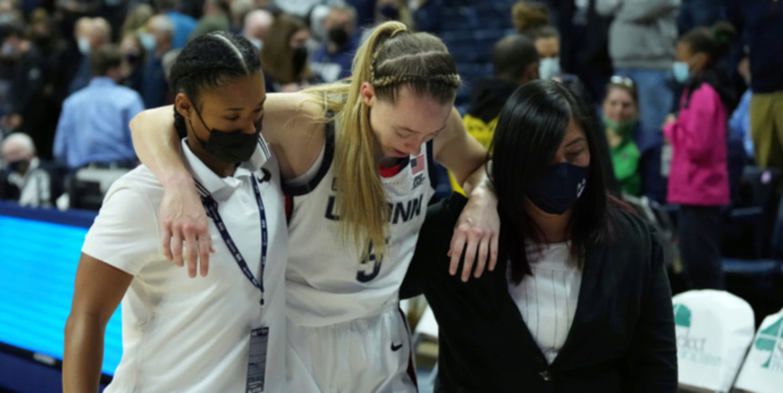 Paige Bueckers injured in No. 2 UConn’s win over No. 24 Notre Dame