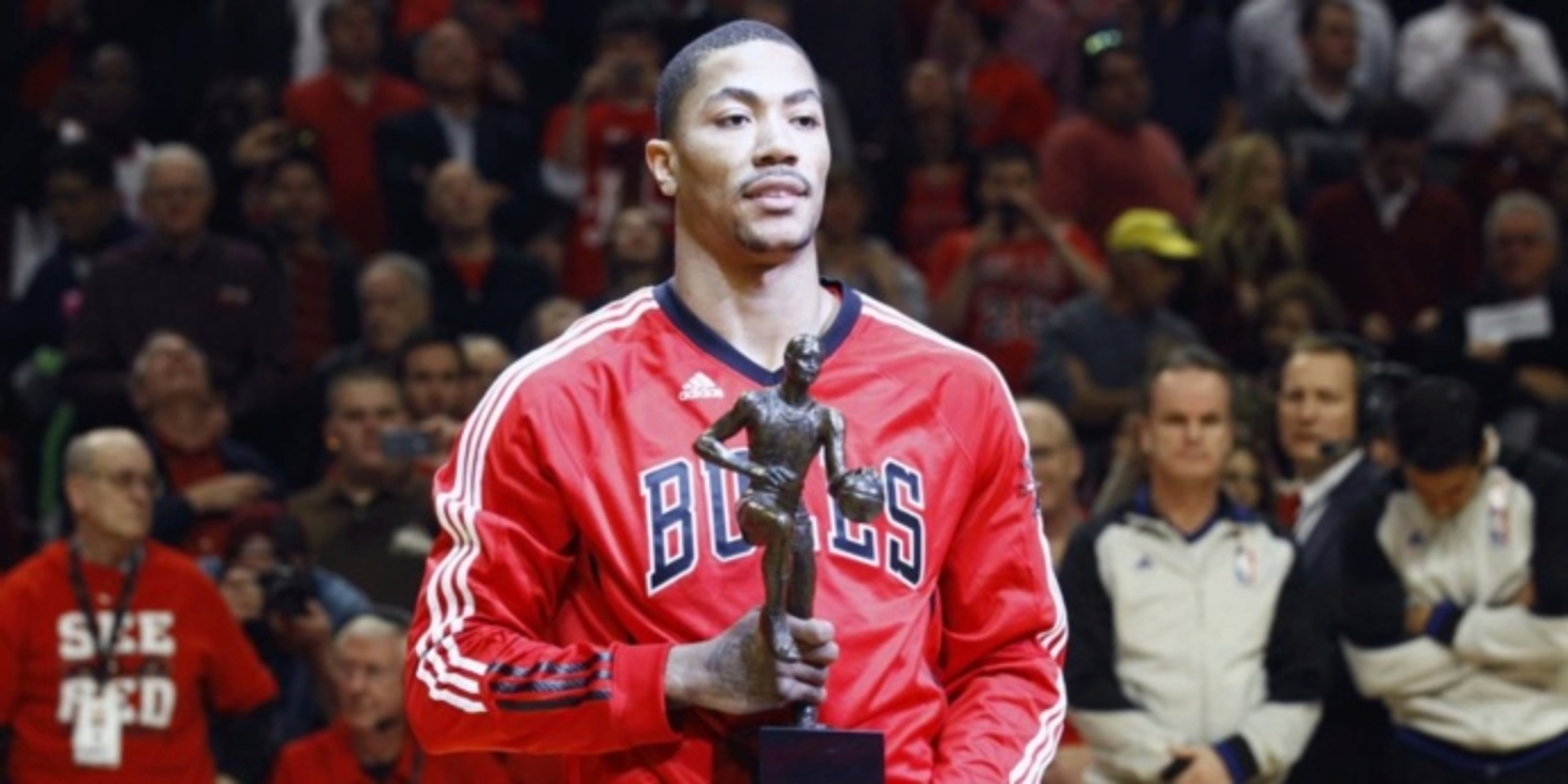 Derrick Rose’s MVP trophy is still with his mom