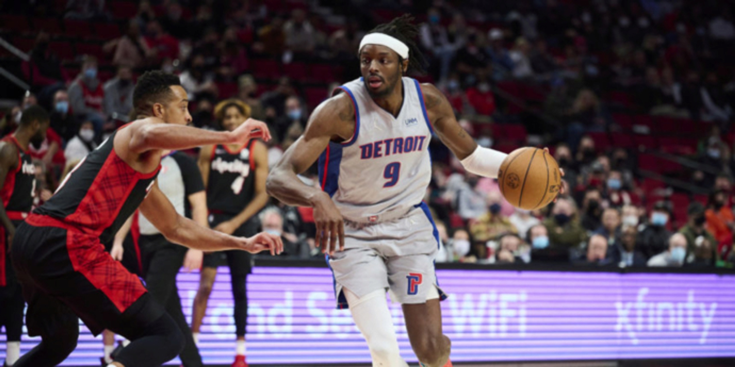 Lakers, Blazers among 'dozens' of teams interested in Jerami Grant