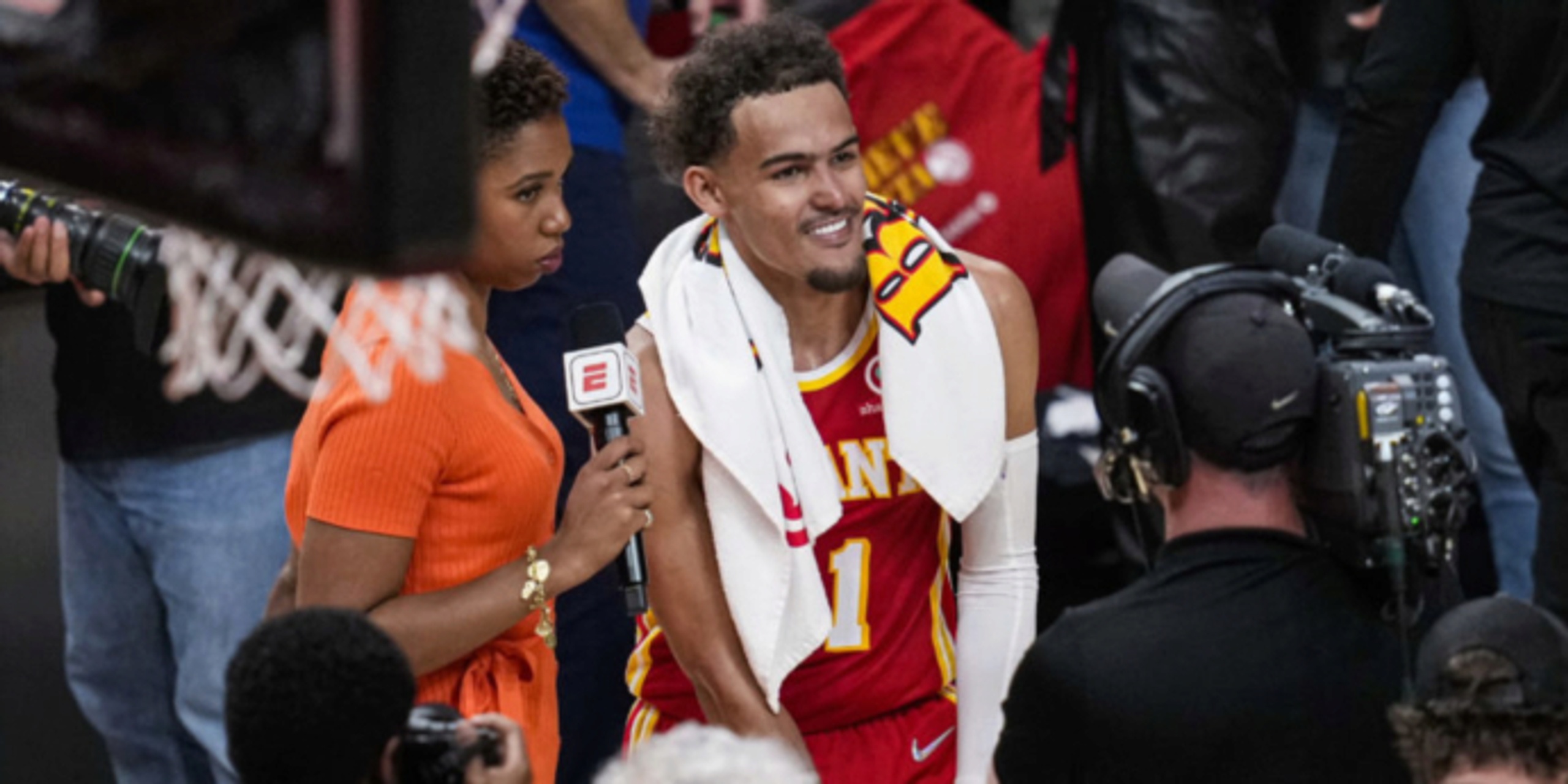 Trae Young hits floater with 4.4 left, Hawks beat Heat 111-110