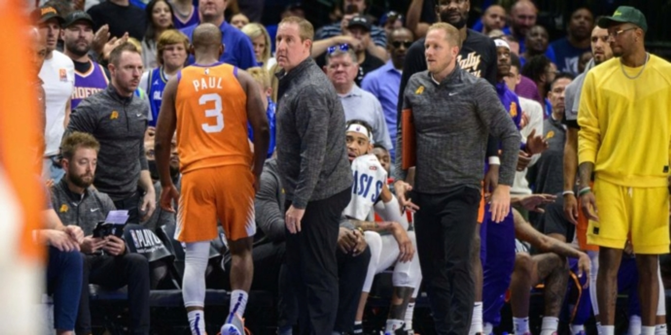 Mavs: Fan removed after incident with Chris Paul's family