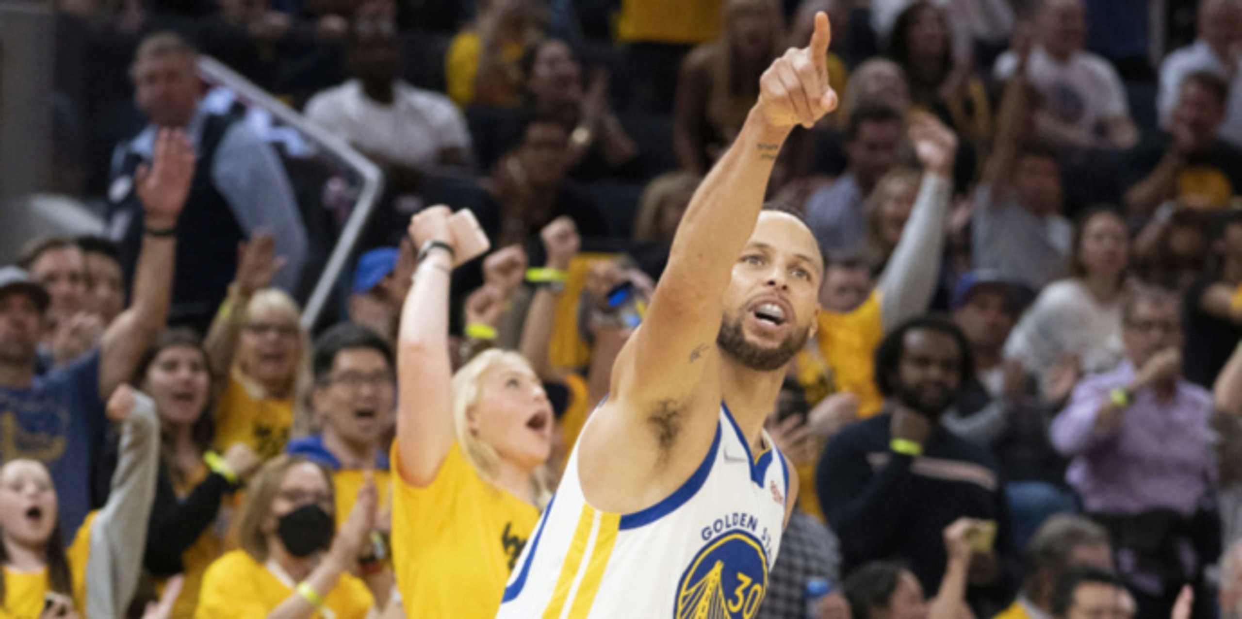 Steph Curry, Warriors rally past Mavs for 2-0 lead in West finals