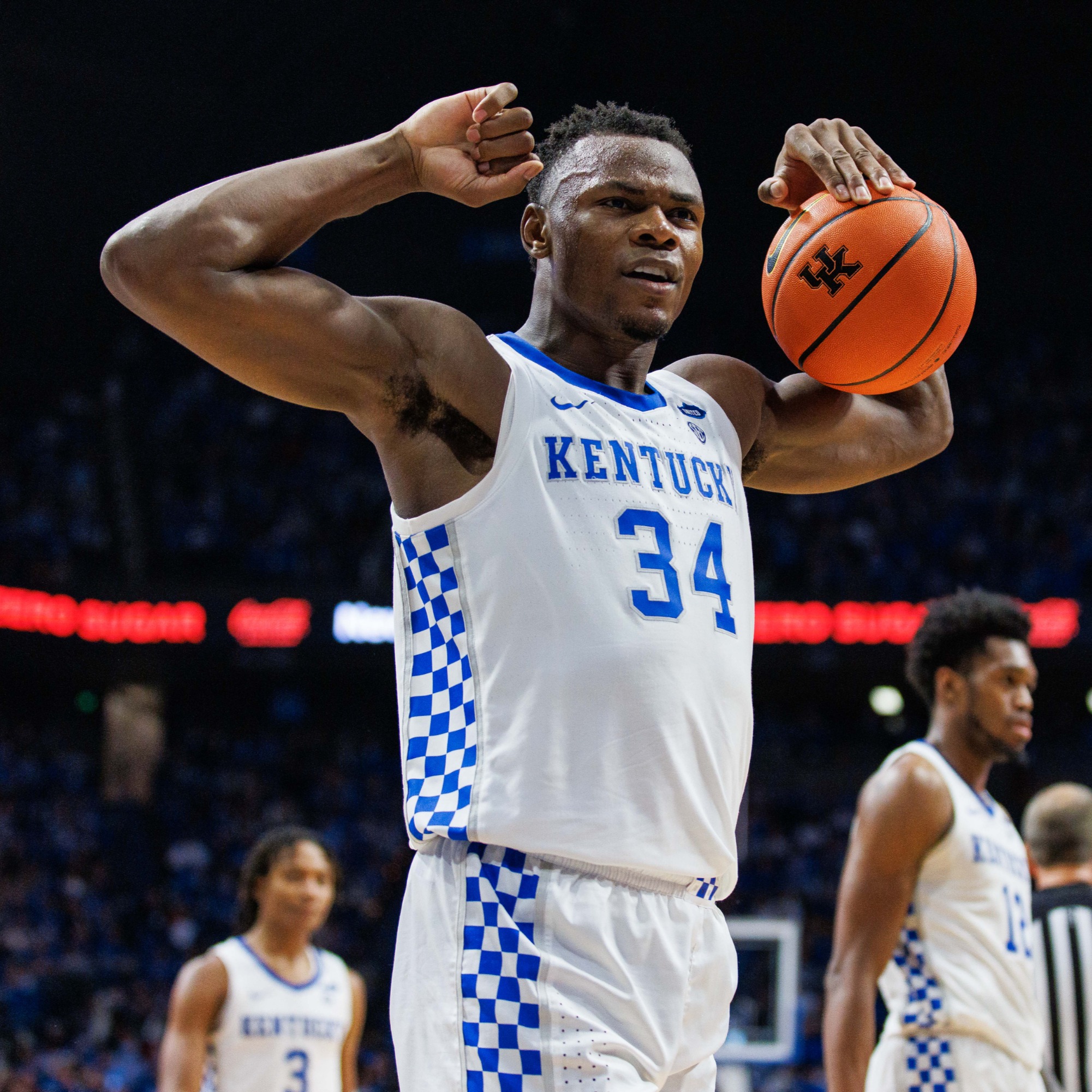 Oscar Tshiebwe scouting report: 2023 NBA Draft profile, strengths,  weaknesses, projections, player comparison - DraftKings Network