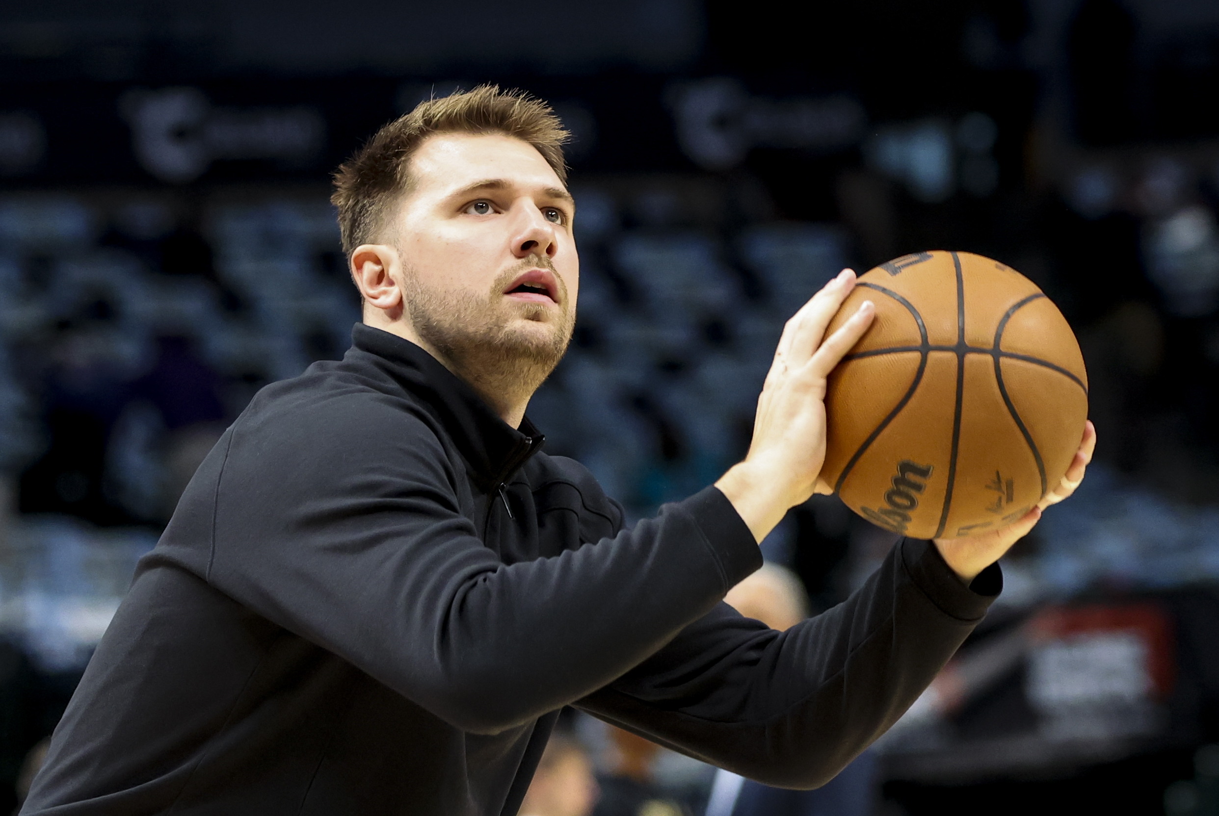 Mavs' Doncic fined $35,000 over money sign toward officials