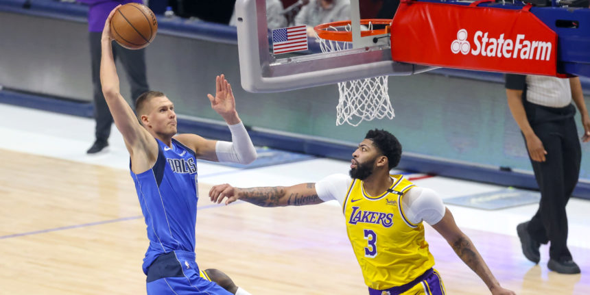 LA star Anthony Davis returns as Mavs lose Kristaps Porzingis in 115-110 win