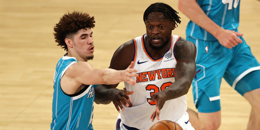 Julius Randle leads Knicks past Hornets in OT, tie Atlanta for 4th