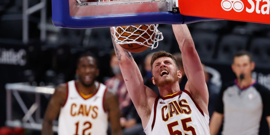 Clippers, Trail Blazers interested in Isaiah Hartenstein