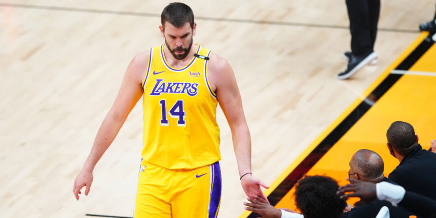 Lakers deal Marc Gasol, future pick to Memphis for rights to Wang Zhelin