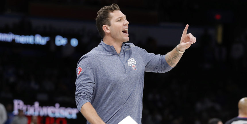 Kings fire head coach Luke Walton