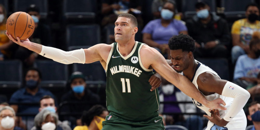 Brook Lopez underwent successful surgery on his back
