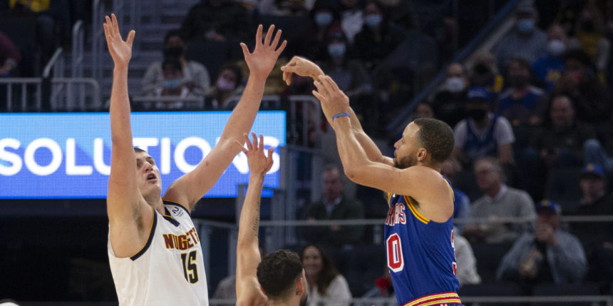 Steph Curry makes 3,000th three-pointer, Nuggets edge Warriors 89-86