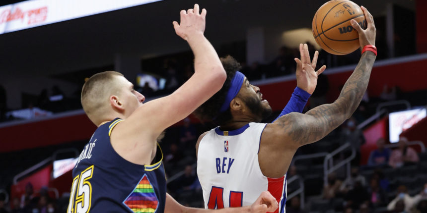 Jokic's 28 points, 21 rebounds leads Nuggets past Pistons