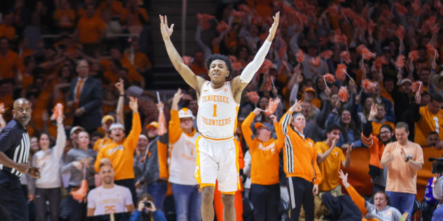 No. 18 Tennessee gets big conference win, defeats Florida 78-71