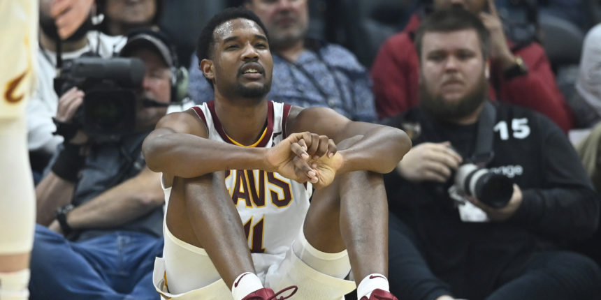 Woj: X-Rays on Evan Mobley's ankle come back negative