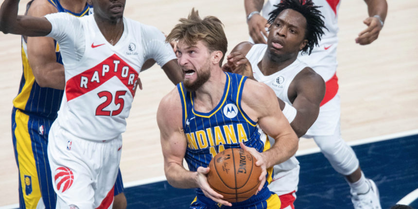 Domantas Sabonis exits Raptors game in first quarter with knee contusion