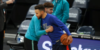 Stephen Curry (illness) a late scratch for Warriors in Charlotte