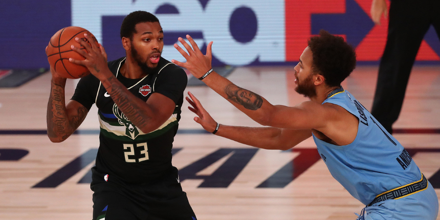 Rockets reach agreement with guard Sterling Brown